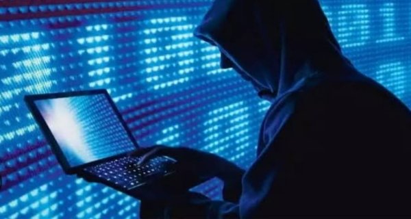 एपीके फाइल डाउनलोड करते ही खाते से उड़े 1.79 लाख