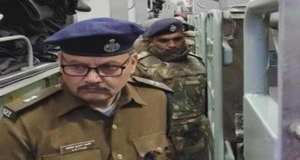 ग्वालियर में रेलवे का टिकट चेकिंग अभियान, 22 यात्री पकड़ाए, बिना टिकट, धूम्रपान और गंदगी पर कार्रवाई