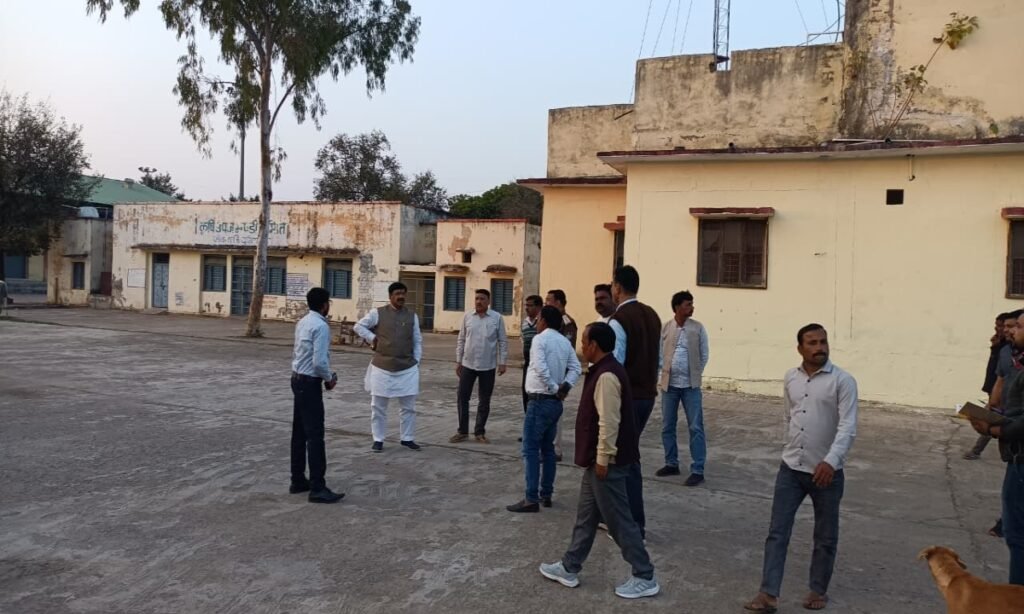 विधायक अग्रवाल ने मुख्यमंत्री के सेंवढा आगमन के पूर्व व्यवस्थाओं का किया निरीक्षण