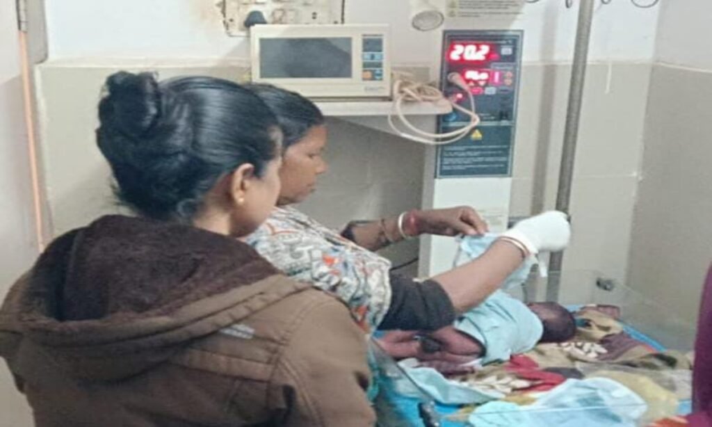 भरहुत पुरातत्व स्थल के निकट पर बोरी में बंद मिला नवजात