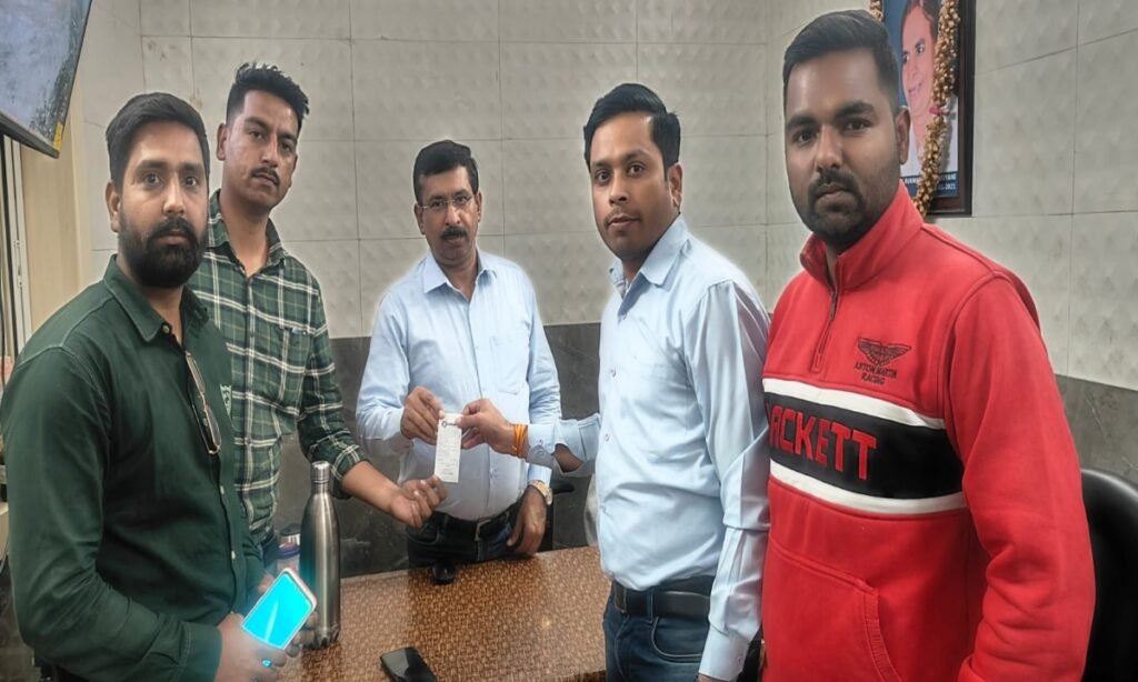 ड्रेनेज सिस्टम में छोड़ रहे केमिकल युक्त अपशिष्ट जल