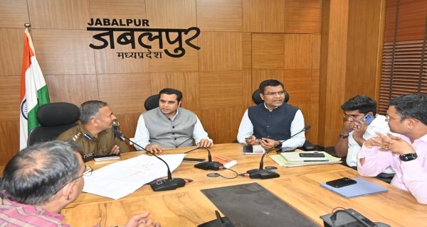 सुगम यातायात के लिए सड़कों और चौराहों से हटेंगे अतिक्रमण