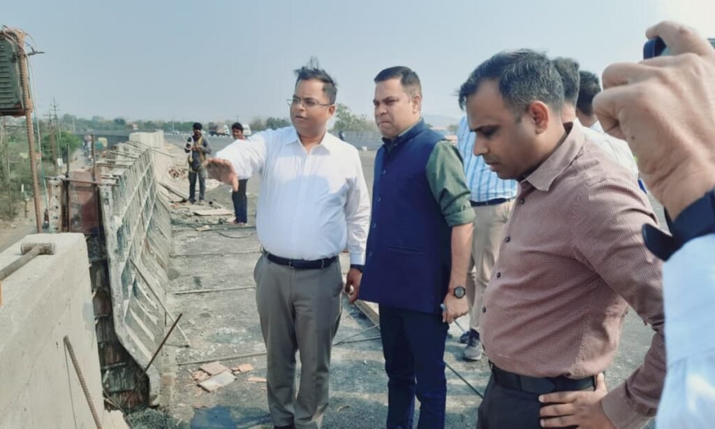रालामंडल ओवरब्रिज का काम अंतिम चरण में, एक तरफ से शुरू हुआ यातायात, कलेक्टर ने किया मौका मुआयना