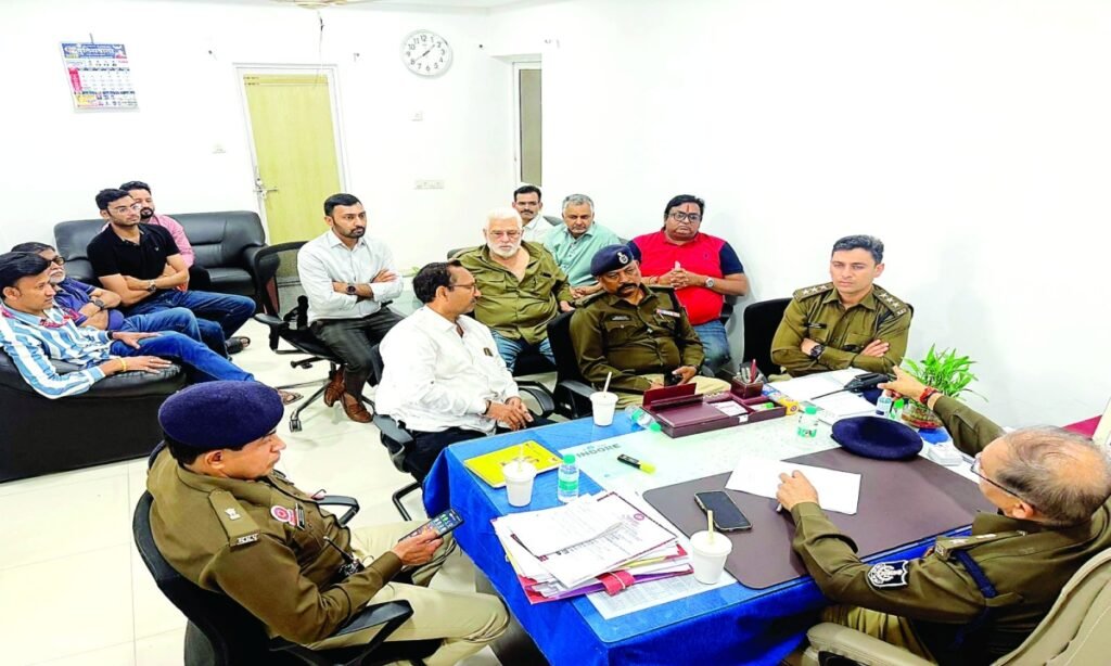 ग्रेटर कैलाश-आनंद बाजार क्षेत्र में नो पार्किंग को लेकर बैठक