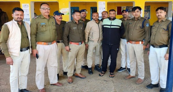 पुलिस का दावा पूर्व दस्यु व दुर्दांत उपराधी गिरफ्तार