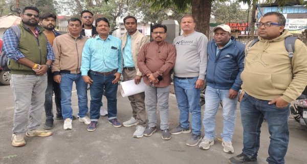 लंबित पेंशन प्रकरणों को लेकर कर्मचारी संघ का विरोध