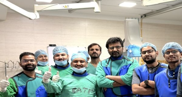 जटिल स्थिति में किया सफल पेसमेकर प्रत्यारोपण