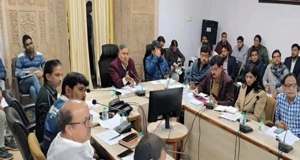 स्वास्थ्य सेवाओं में लापरवाही पर कलेक्टर नाराज, 8 दिन बाद दोबारा करेंगे समीक्षा