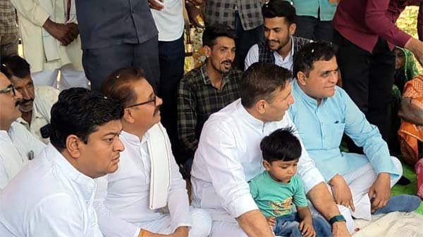 लोह पठार में न पानी, न बिजली, न नेटवर्क, यह ग्रामीणों के साथ अन्याय
