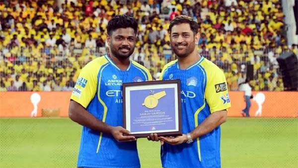 धोनी ने चेपॉक के मैदान पर वर्ल्ड चैंपियंस को किया सम्मानित, सोशल मीडिया पर छाया ये लम्हा