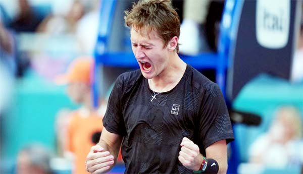 कोर्डा ने अल्काराज़ को मियामी ओपन से बाहर किया