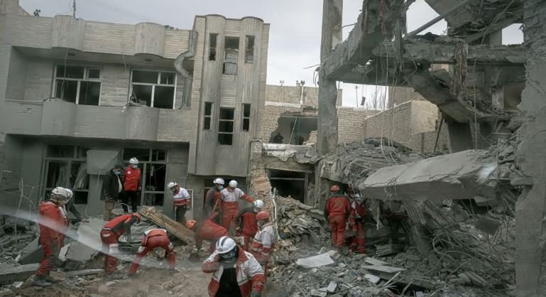 ईरान युद्ध के 27वें दिन संघर्ष चरम पर, अमेरिका और तेहरान के बीच युद्धविराम प्रस्तावों की होड़, होर्मुज जलडमरूमध्य पर संप्रभुता की मांग के साथ ईरान ने दी दुश्मन देशों को सख्त चेतावनी