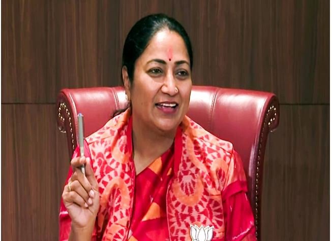 बेटियों को आगे बढ़ाने में सरकार करेगी पूरी मदद : रेखा गुप्ता