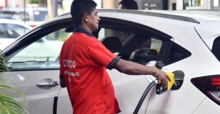 देश में गहराते ऊर्जा संकट के बीच केंद्र सरकार का ऐतिहासिक फैसला, पेट्रोल-डीजल पर एक्साइज ड्यूटी में 10 रुपये की भारी कटौती, आम जनता को दी बड़ी राहत