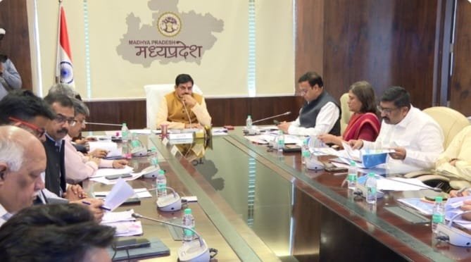 जल संरक्षण को जनआंदोलन बनाने की तैयारी, जल गंगा संवर्धन अभियान 2026 को लेकर सीएम ने की समीक्षा