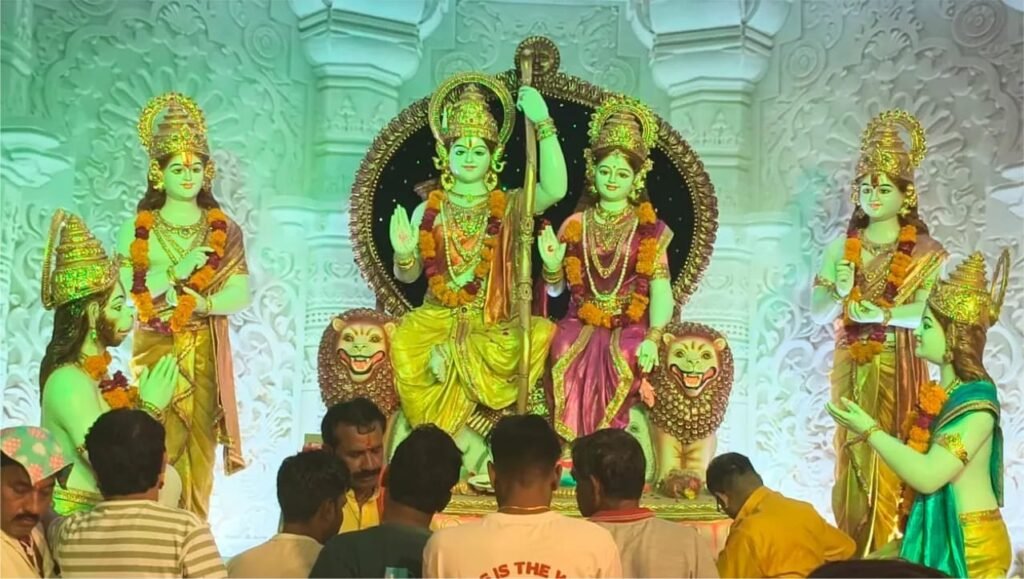 भक्ति और सेवा का संगम: चौक बाजार में सजा भव्य ‘श्री राम दरबार