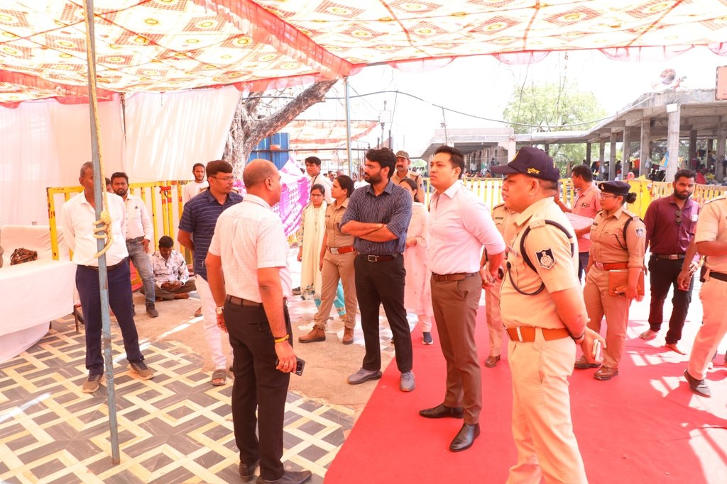 कलेक्टर एवं एस.पी. ने भादवा माता में श्रृद्धालुओं के लिए की गई व्यवस्थाओं का किया निरीक्षण
