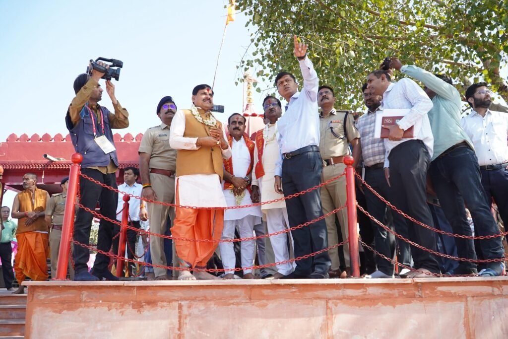 सीएम का निरीक्षण: क्षिप्रा के घाट पर टॉयलेट और पहुंच मार्ग बनेंगे