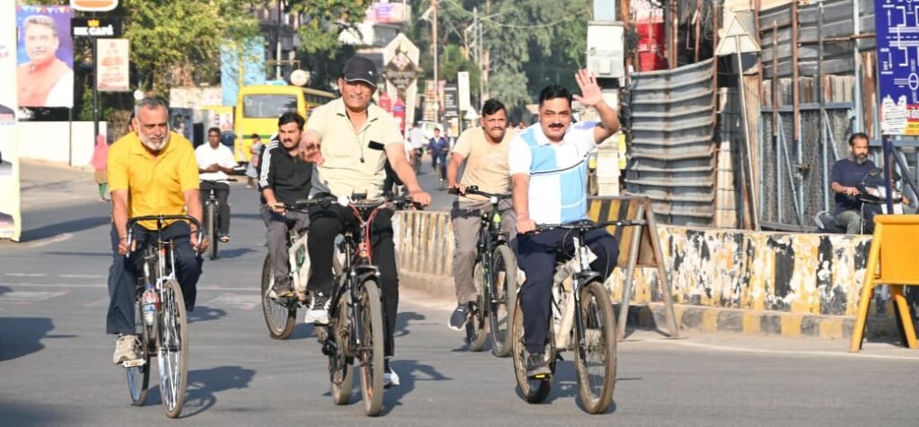 पर्यावरण बचाने 200 से अधिक प्रतिभागियों ने दौड़ाई सायकिल