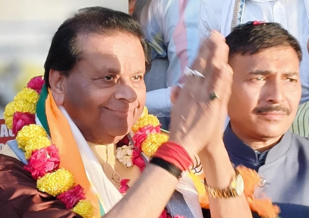 जनता का प्यार देखकर भावुक हो गया हूंः पवैया