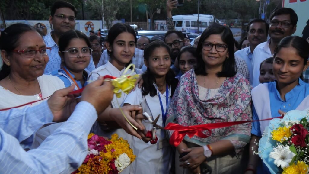 पुस्तक मेले में एक करोड आठ लाख से अधिक की किताबें बिकी