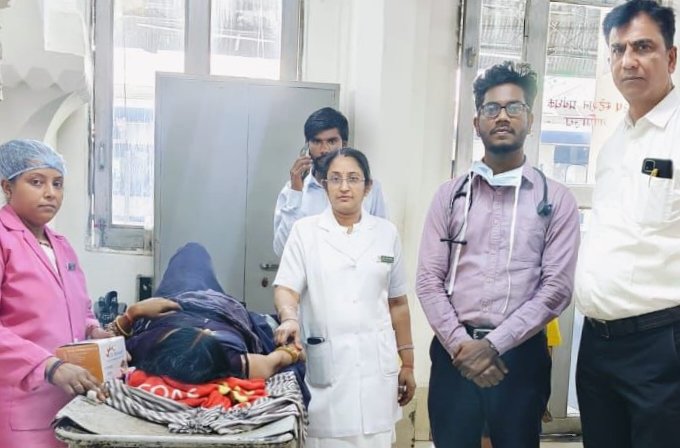 गर्भवती महिला की चलती ट्रेन में तबीयत बिगड़ी