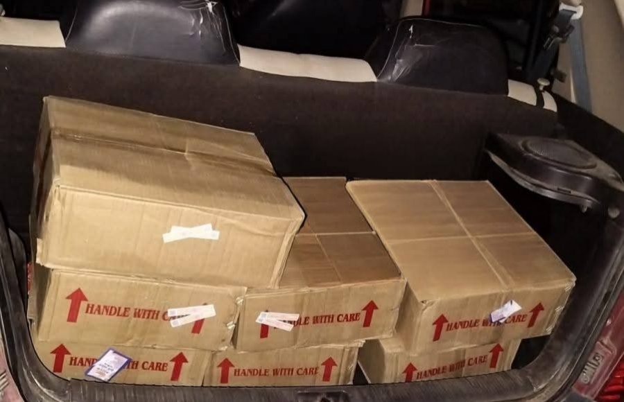 पुलिस की बड़ी कार्रवाई, कार से 7 पेटी अवैध शराब जब्त, आरोपी फरार