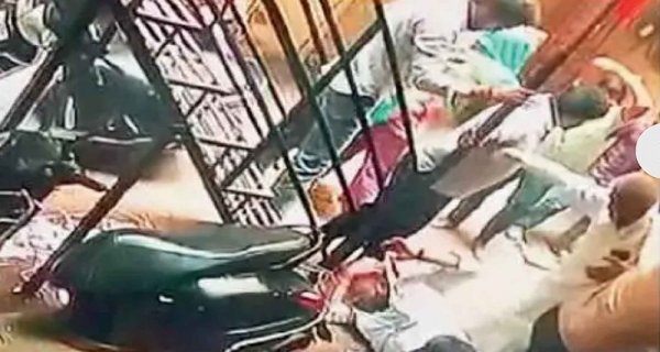 व्यापारी पति-पत्नी को लात-घूसों से पीटा, महिला के पेट में मारी लात, हुई थी सिजेरियन डिलेवरी