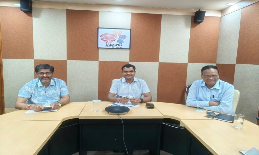 स्वास्थ्य अमले को सुबह 6 बजे फील्ड पर कार्य करने के निर्देश
