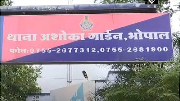 मासूम की मौत पर सस्पेंस: खेल-खेल में बालकनी तक कैसे पहुंची डेढ़ साल की बच्ची?