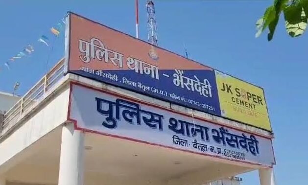 वाहन चोर गिरोह का पर्दाफाश, जंगल में छिपाकर रखी थीं 9 मोटरसाइकिलें