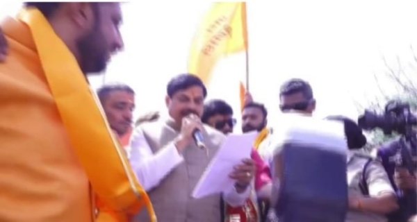 चेटीचंड महोत्सव में शामिल हुए मुख्यमंत्री डॉ मोहन यादव