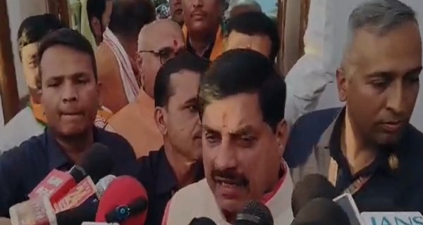 सीधी दौरे पर सीएम डॉ यादव: सर्किट हाउस में जनसुनवाई कर दिए त्वरित कार्रवाई के निर्देश
