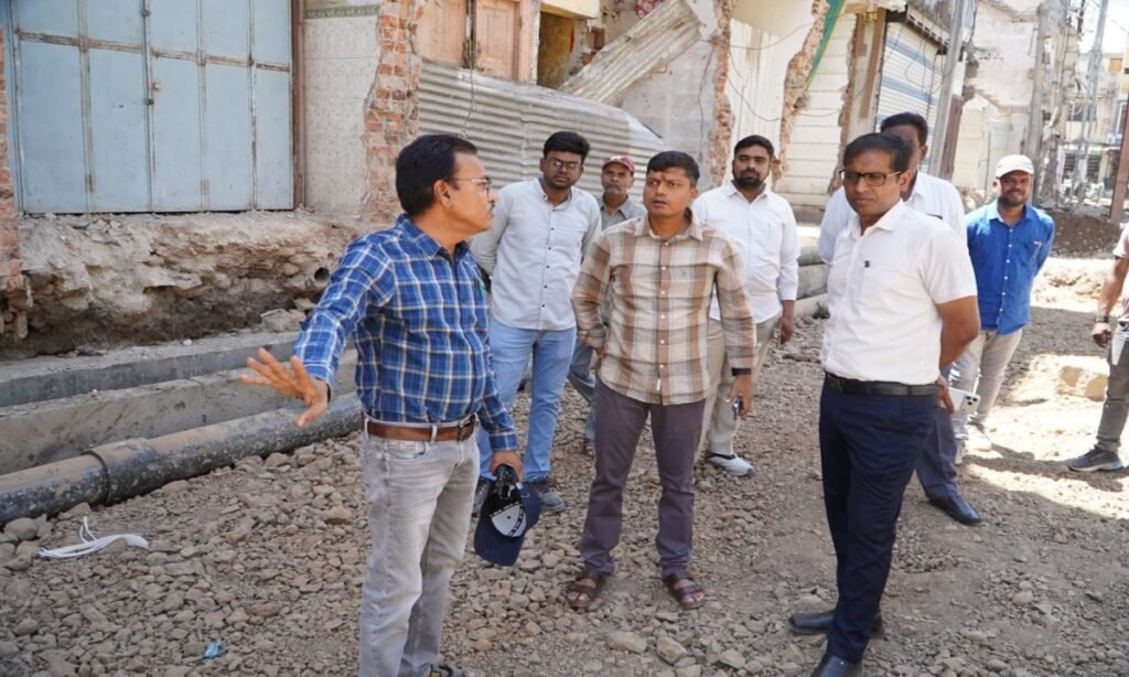 सिंहस्थ की सड़क बनाने में लापरवाही, 5 लाख की ठोकी पेनल्टी