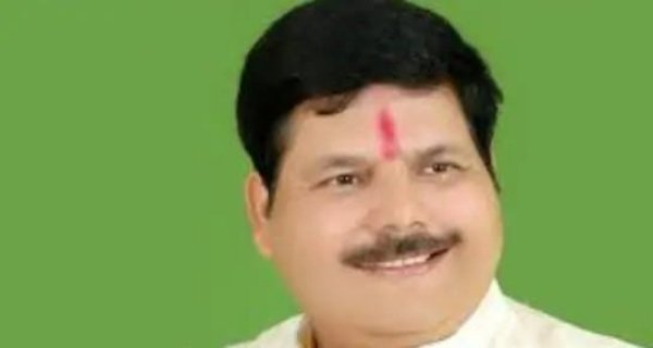 अफसरों से भाजपा विधायक ने कहा- फूंक दूंगा तो पाकिस्तान में जाकर गिरोगे