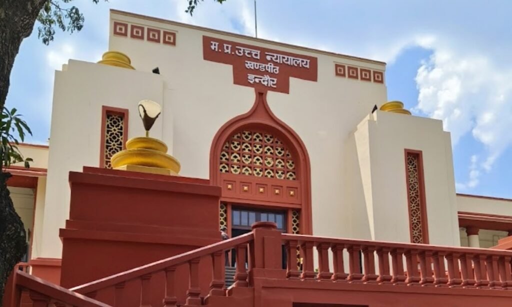 स्वास्थ विभाग के कई अफसरों को अवमानना में सजा