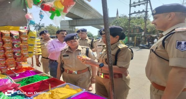 होली पर केमिकल रंगों के खिलाफ पुलिस का विशेष अभियान