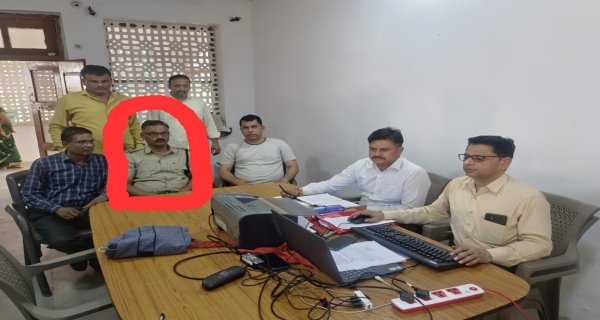 लोकायुक्त टीम ने कसरावद के एएसआई को रिश्वत लेते रंगे हाथ पकड़ा