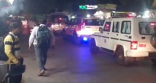 होली से पहले सुरक्षा का शक्ति प्रदर्शन: जोन-3 पुलिस ने निकाला फ्लैग मार्च