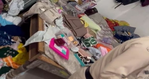 घर से सारा सामान, जेवरात एवं पैसा उड़ा ले गए चोर