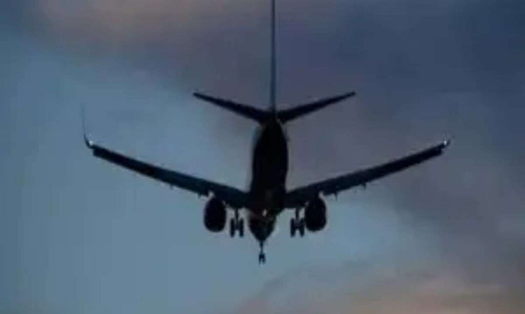 सिंगरौली के आसमान में 45 मिनट तक मंडराते रहे तीन विमान, टकटकी लगाए देखते रहे शहरवासी