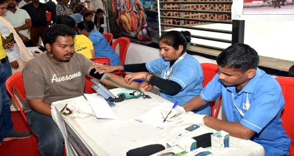 नगर निगम के अधिकारी-कर्मचारियों का किया गया स्वास्थ्य परीक्षण