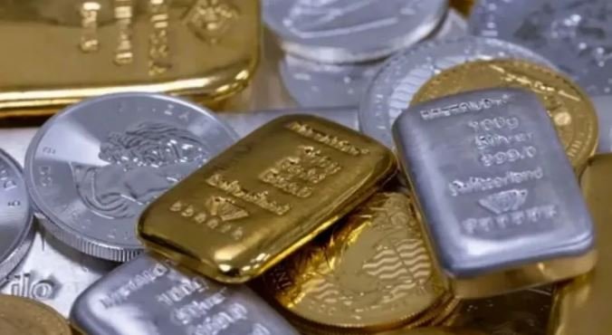सोने की कीमतों में भारी उछाल के साथ 10 ग्राम का भाव 1.50 लाख के पार, चांदी की कीमतों में भी आई तेजी, सरकार द्वारा आयात नियमों में बदलाव से सर्राफा बाजार में मची हलचल