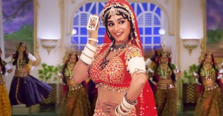 बॉलीवुड गानों में अश्लीलता और डबल मीनिंग बोल पर छिड़ा महासंग्राम, ‘सरके चुनर’ विवाद के बाद दिग्गज गीतकारों ने सेंसरशिप और ओटीटी कंटेंट पर उठाए तीखे सवाल