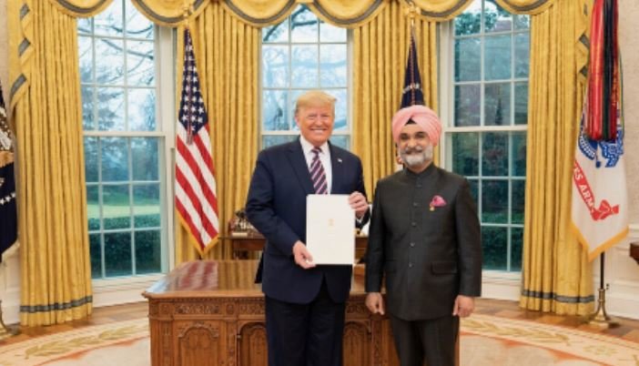 डोनाल्ड ट्रंप ने तरणजीत सिंह संधू को दिल्ली का उपराज्यपाल बनने पर दी बधाई: पूर्व राजदूत की क्षमताओं पर जताया अटूट भरोसा, बताया भारत-अमेरिका संबंधों का सेतु