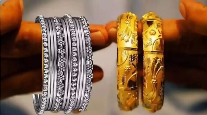 गुड फ्राइडे पर सोना-चांदी की कीमतों में आई भारी गिरावट, गोल्ड 3500 रुपये और चांदी 9000 रुपये तक फिसली, वैश्विक तनाव और मजबूत डॉलर ने बिगाड़ा बाजार का गणित