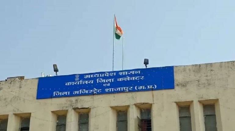 पटवारी के फर्जीवाड़े से 15 साल भटका खुद की जमीन के लिए किसान