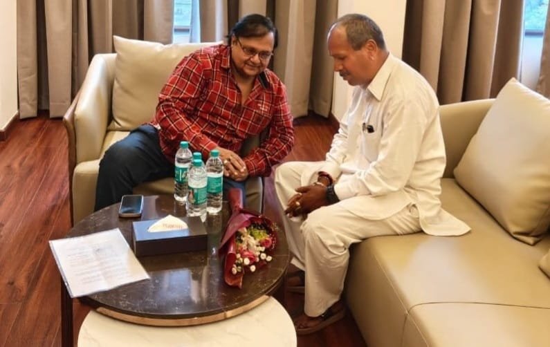 अपनी कॉमिक टाइमिंग से सबको हंसाने वाले राकेश बेदी पहुंचे महाकाल की नगरी, टेपा मंच पर हुआ सम्मान