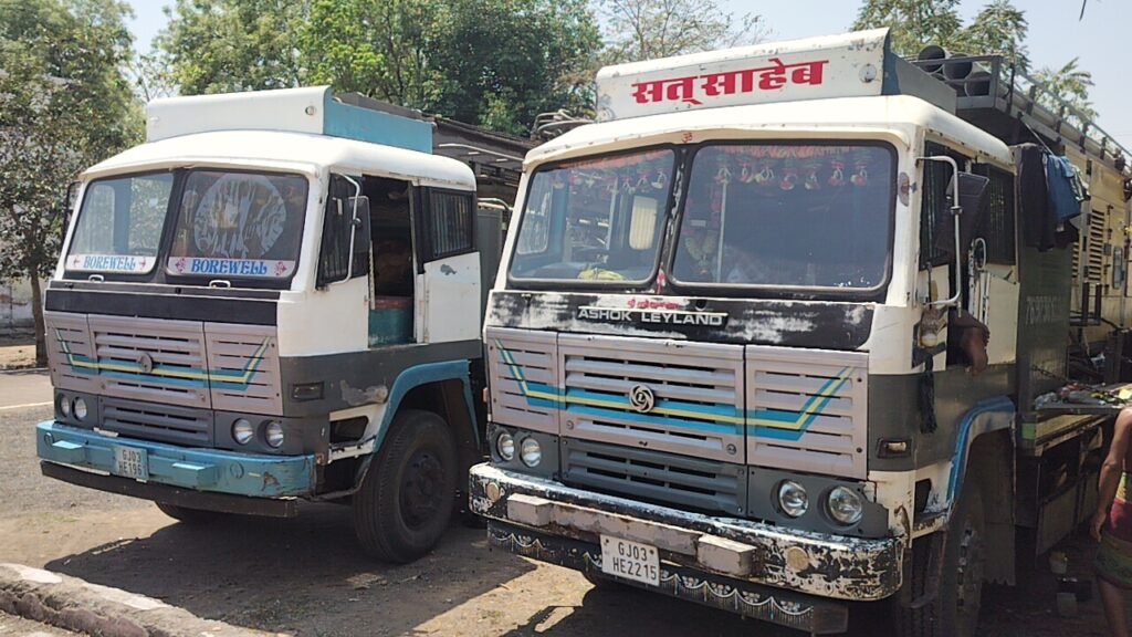 प्रतिबंध के बावजूद चल रही थी बोरिंग मशीन, तहसीलदार ने की जब्त