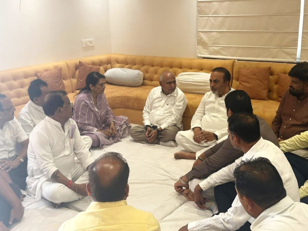 छिंदवाड़ा पहुंचे खण्डेलवाल, शालिग्राम यादव को अर्पित की श्रद्धांजलि